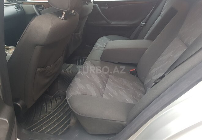 Mercedes E 220 2001, 306,870 km - 2.2 л - Bakı