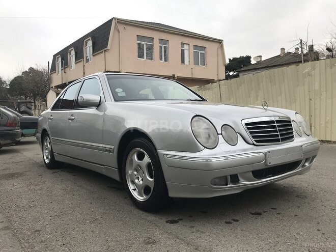 Mercedes E 240 2000, 220,000 km - 2.6 l - Bakı
