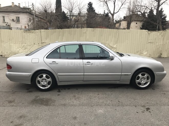 Mercedes E 240 2000, 220,000 km - 2.6 l - Bakı