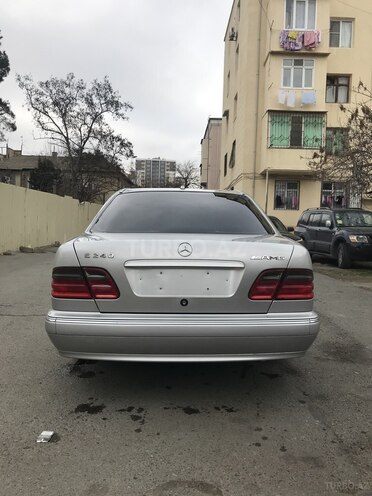Mercedes E 240 2000, 220,000 km - 2.6 l - Bakı