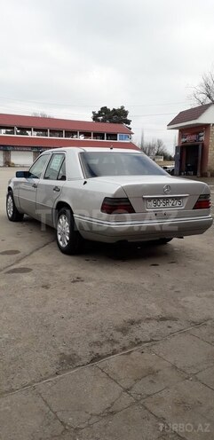 Mercedes E 220 1994, 318,000 km - 2.2 l - Bakı
