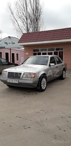 Mercedes E 220 1994, 318,000 km - 2.2 l - Bakı