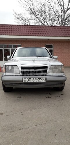 Mercedes E 220 1994, 318,000 km - 2.2 l - Bakı