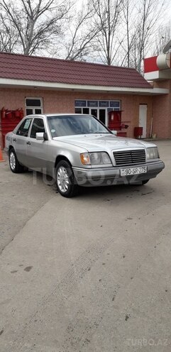Mercedes E 220 1994, 318,000 km - 2.2 l - Bakı