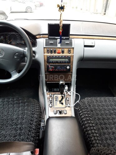 Mercedes E 280 1999, 320,000 km - 2.8 l - Bakı