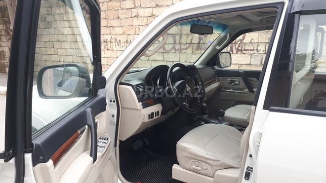Mitsubishi Pajero 2008, 135,000 km - 3.0 l - Bakı
