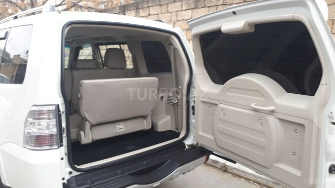 Mitsubishi Pajero 2008, 135,000 km - 3.0 l - Bakı