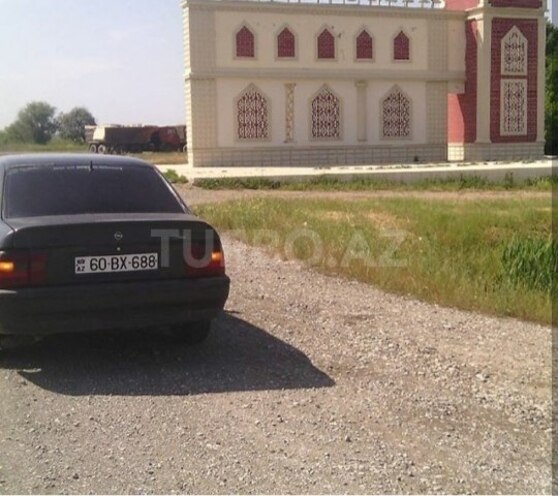 Opel Vectra 1995, 341,222 km - 1.8 l - Naftalan