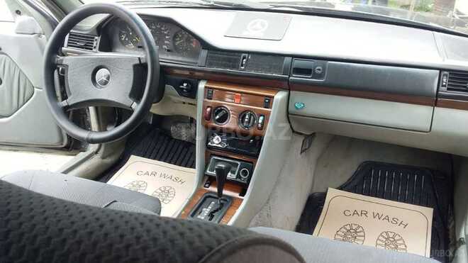 Mercedes E 230 1992, 157,965 km - 2.3 l - Bakı