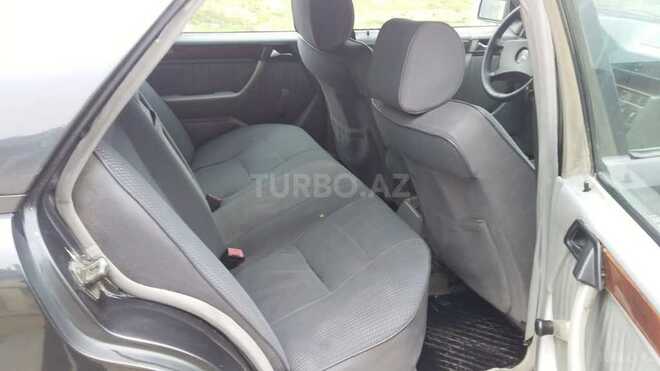 Mercedes E 230 1992, 157,965 km - 2.3 l - Bakı