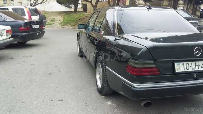 Mercedes E 230 1992, 157,965 km - 2.3 l - Bakı