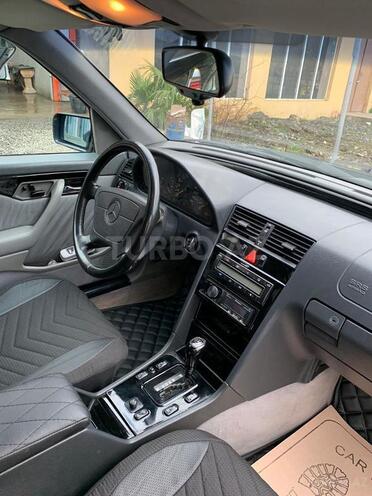 Mercedes C 220 1996, 118,000 km - 2.2 l - Lənkəran