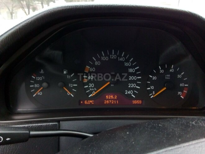 Mercedes E 240 1997, 267,000 km - 2.4 л - Bakı