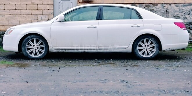 Toyota Avalon 2007, 200,000 km - 3.5 l - Qax