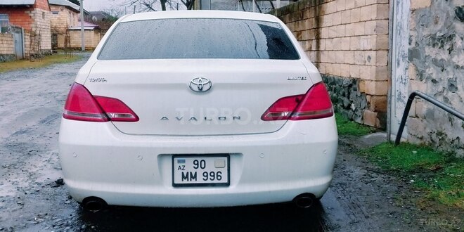 Toyota Avalon 2007, 200,000 km - 3.5 l - Qax
