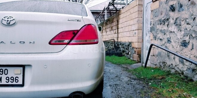Toyota Avalon 2007, 200,000 km - 3.5 l - Qax