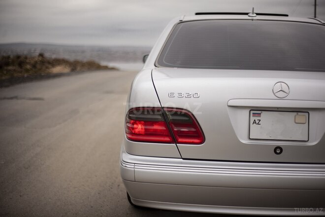 Mercedes E 320 2002, 320,000 km - 3.2 l - Bakı