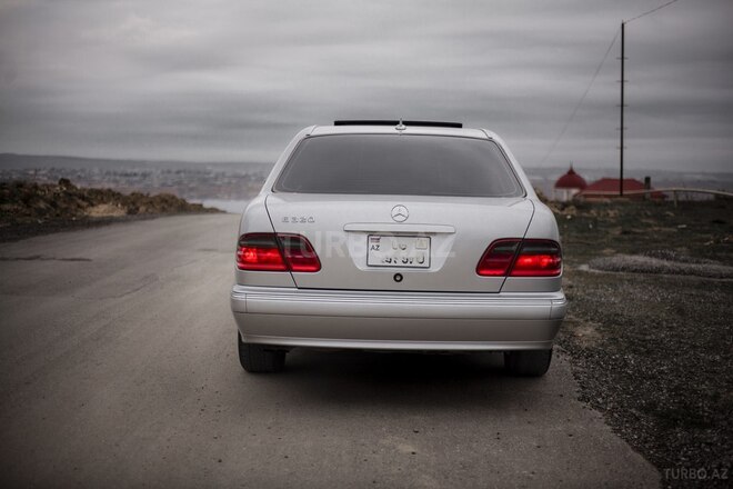Mercedes E 320 2002, 320,000 km - 3.2 l - Bakı
