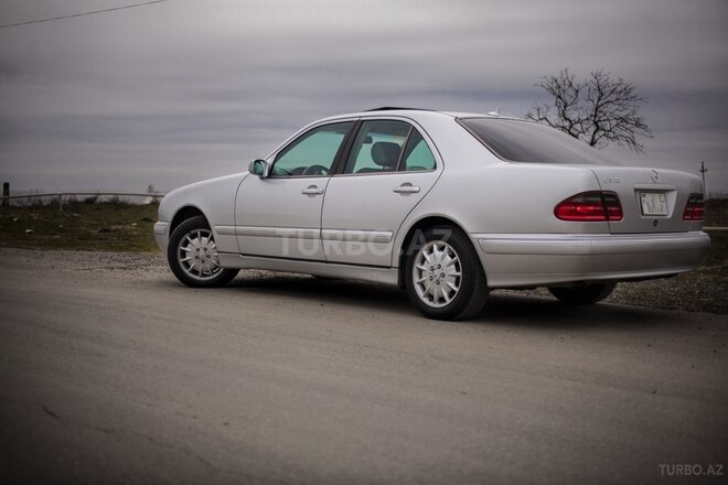 Mercedes E 320 2002, 320,000 km - 3.2 l - Bakı