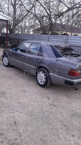 Mercedes E 200 1991, 550,000 km - 2.0 l - Biləsuvar