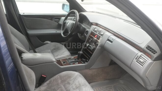 Mercedes E 230 1995, 233,300 km - 2.3 l - Bakı