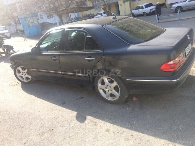 Mercedes E 240 2000, 240,000 km - 2.4 л - Bakı