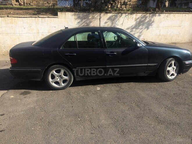 Mercedes E 240 2000, 240,000 km - 2.4 л - Bakı