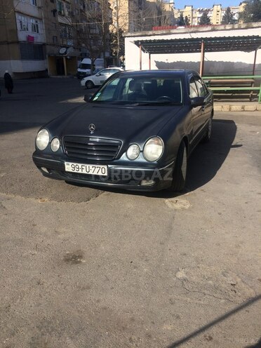 Mercedes E 240 2000, 240,000 km - 2.4 л - Bakı