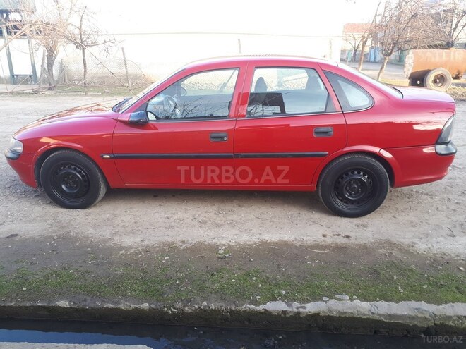 Opel Vectra 1997, 215,830 km - 2.0 л - Ağstafa