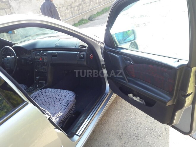 Mercedes E 240 1997, 260,000 km - 2.4 л - Bakı