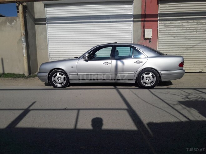 Mercedes E 240 1997, 260,000 km - 2.4 л - Bakı