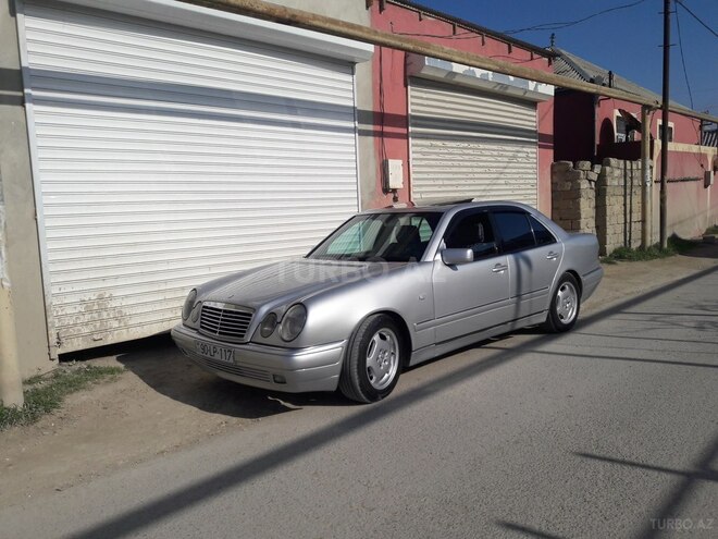 Mercedes E 240 1997, 260,000 km - 2.4 л - Bakı