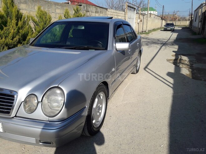 Mercedes E 240 1997, 260,000 km - 2.4 л - Bakı
