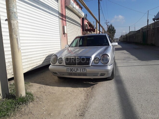 Mercedes E 240 1997, 260,000 km - 2.4 л - Bakı