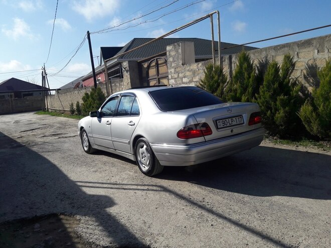 Mercedes E 240 1997, 260,000 km - 2.4 л - Bakı