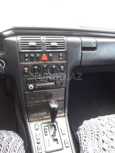 Mercedes E 240 1997, 260,000 km - 2.4 л - Bakı