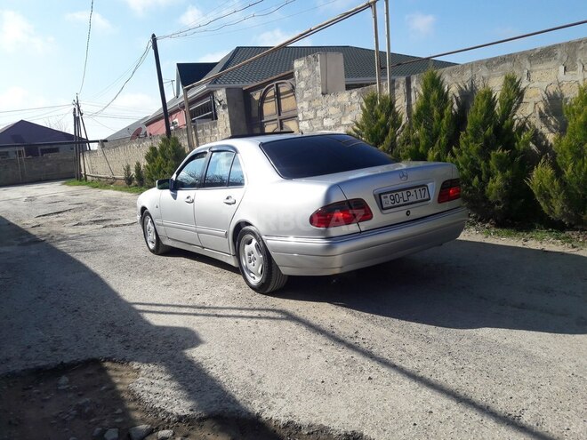 Mercedes E 240 1997, 260,000 km - 2.4 л - Bakı