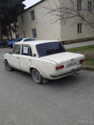 LADA (VAZ) 21011 1974, 100,000 km - 1.5 l - Salyan