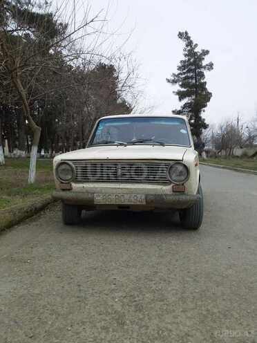 LADA (VAZ) 21011 1974, 100,000 km - 1.5 l - Salyan