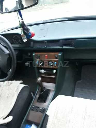 Mercedes E 260 1987, 235,000 km - 2.5 l - Şəki
