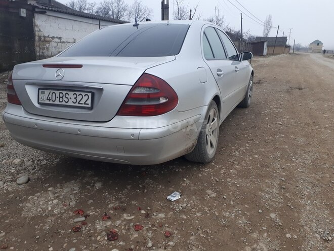 Mercedes E 220 2002, 295,342 km - 2.2 l - Quba
