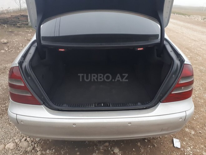 Mercedes E 220 2002, 295,342 km - 2.2 l - Quba