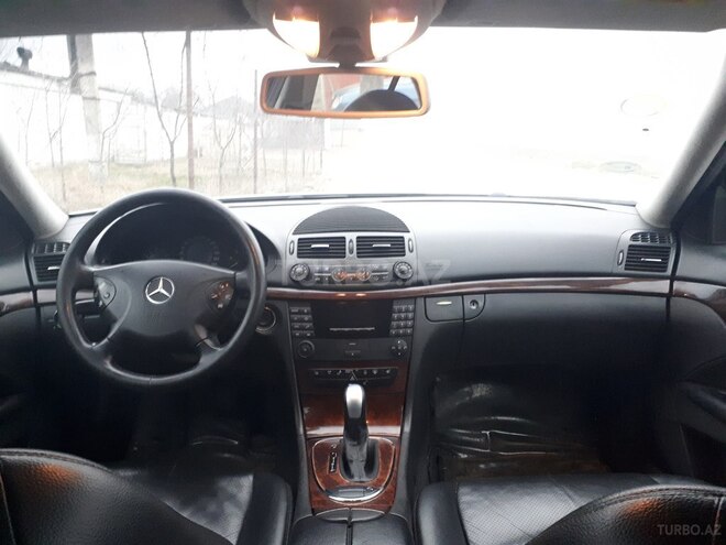 Mercedes E 220 2002, 295,342 km - 2.2 l - Quba
