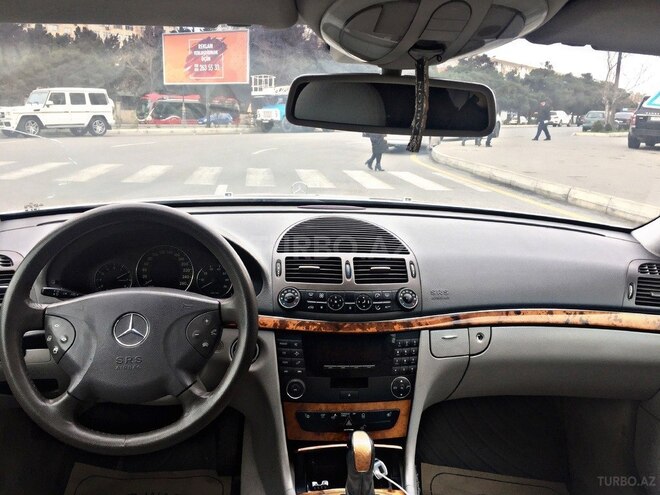 Mercedes E 240 2002, 305,000 km - 2.6 л - Bakı