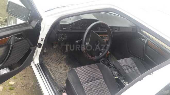 Mercedes E 200 1990, 265,700 km - 2.0 l - Masallı