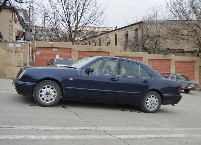 Mercedes E 240 1997, 555,550 km - 2.4 l - Şamaxı