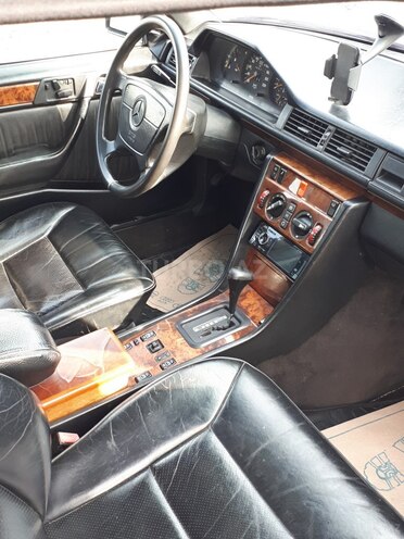 Mercedes E 300 1992, 484,548 km - 3.0 l - Qəbələ