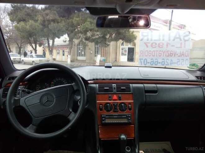 Mercedes E 240 1997, 26,600 km - 2.4 л - Ağsu