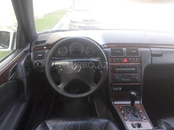 Mercedes E 320 1998, 300,000 km - 3.2 л - Bakı