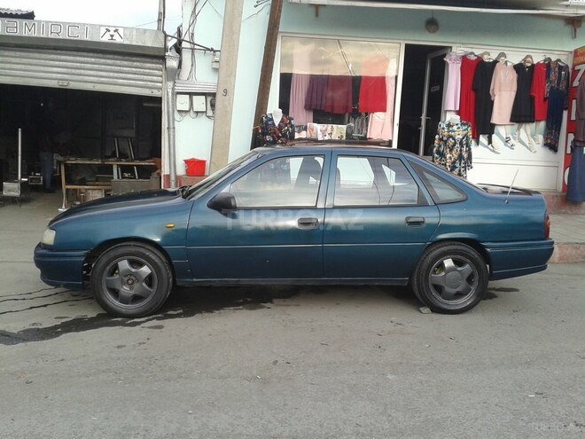 Opel Vectra 1994, 40,000 km - 1.7 л - Zaqatala